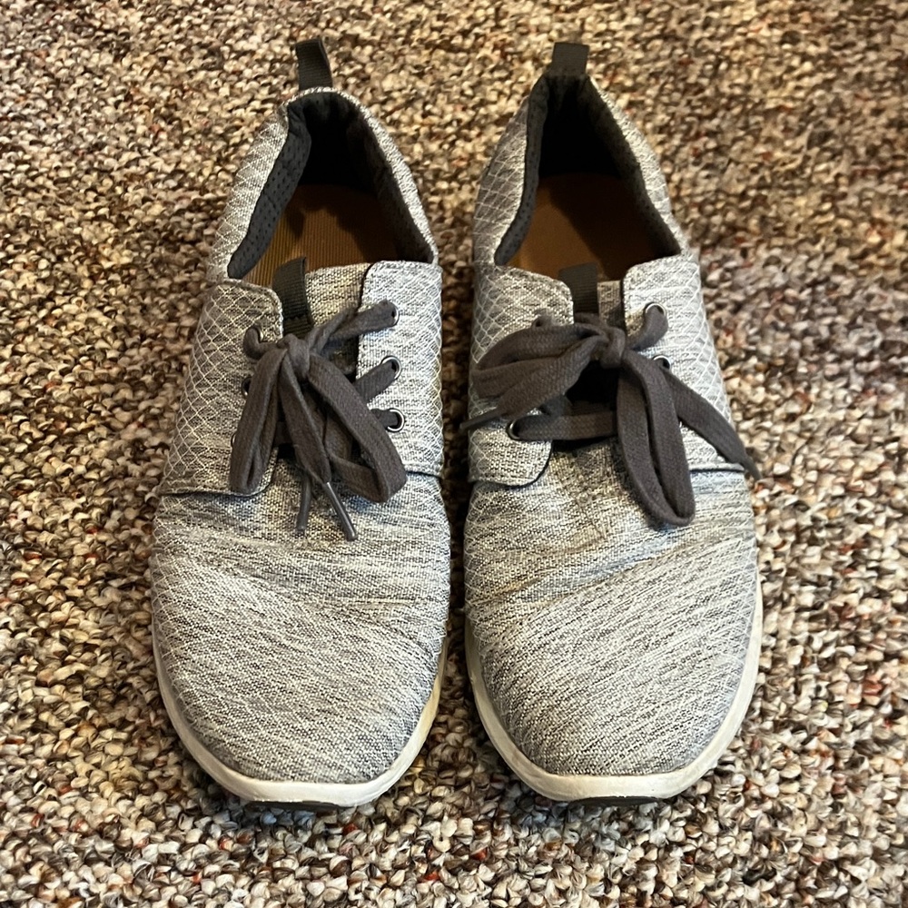 3/$15-Women’s Tom casual sneaker